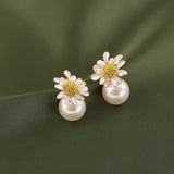 18K Gold-plated Elegant Small Daisy Artificial Pearl Earrings